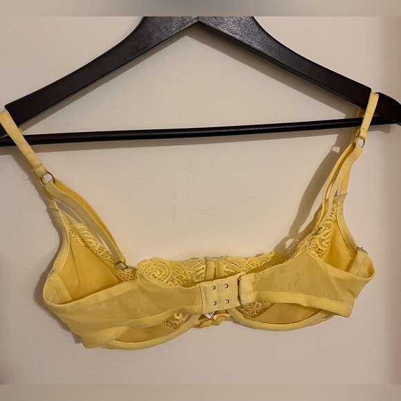 Victoria’s Secret 36D Bra - Picture 2 of 4